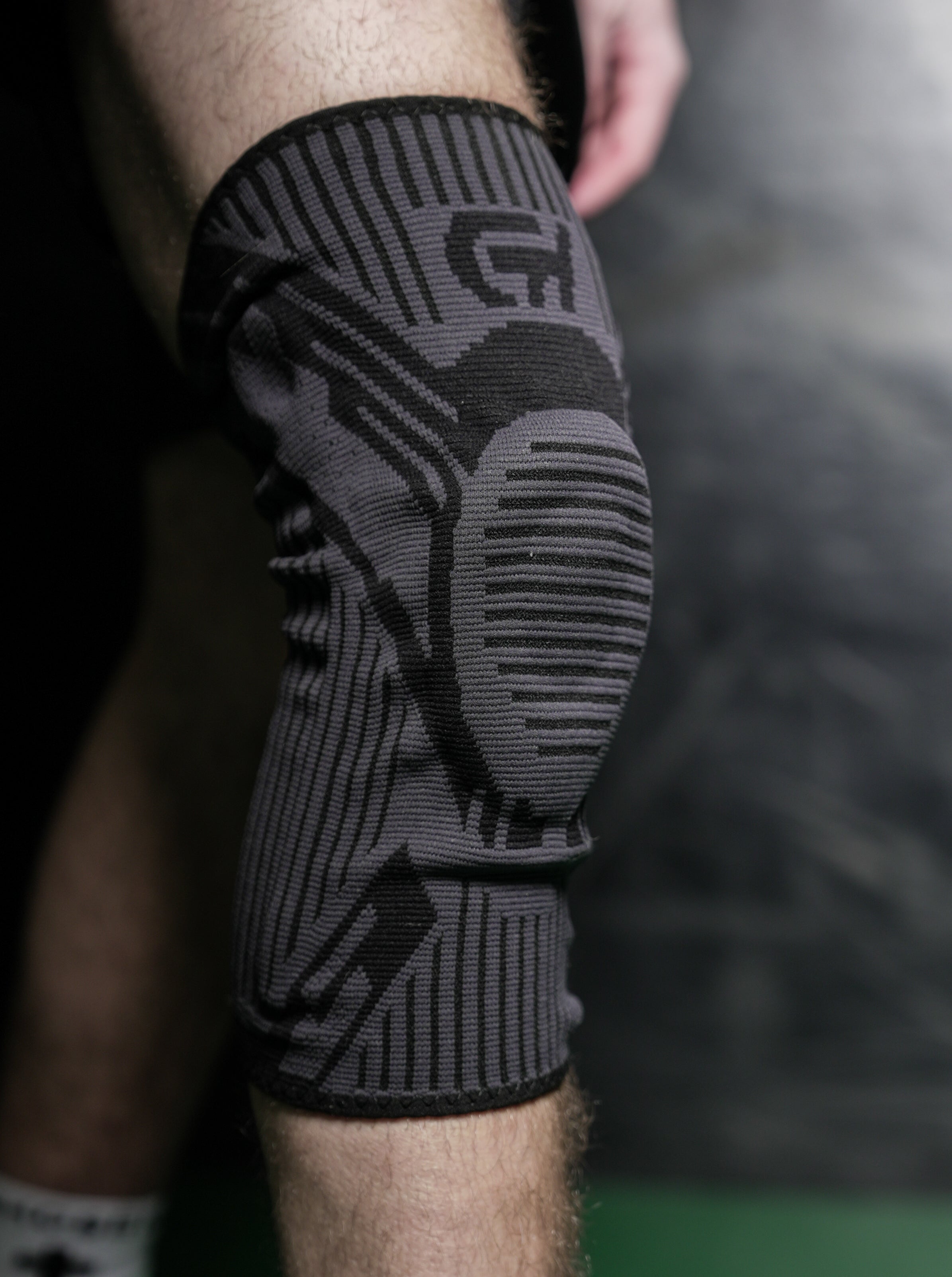 Black Knee Pad (2nd Generation) - Suplay.com